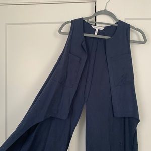 BCBG blue high low vest